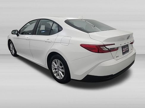 Used 2025 Toyota Camry LE FWD image 6