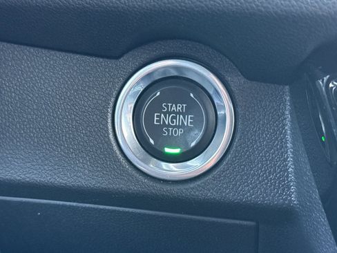 Used 2025 Chevrolet Traverse Z71 image 34