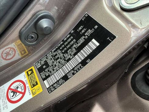 Used 2018 Toyota Highlander Limited Platinum w/ Carpet Mat Package (TMS) image 24