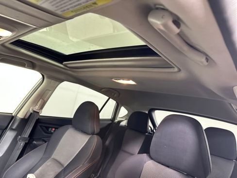 Used 2018 Subaru Crosstrek 2.0i Premium image 12