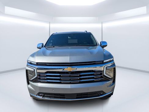 New 2026 Chevrolet Suburban Premier image 8