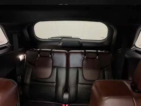 Used 2023 Ford Explorer Platinum w/ Technology Package AWD/4WD image 24