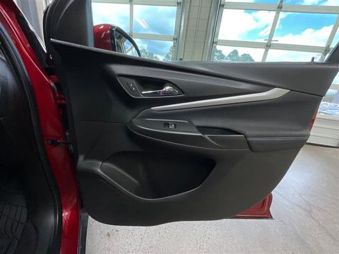 Used 2022 Chevrolet Bolt EUV LT w/ Comfort Package FWD image 26