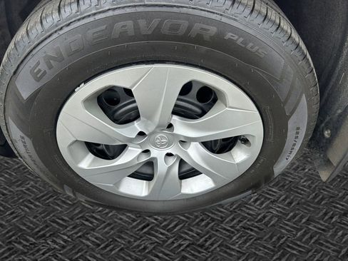 Used 2020 Toyota RAV4 LE w/ All Weather Liner Package AWD/4WD image 11