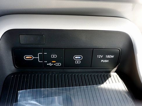 Used 2025 Hyundai Kona SEL image 14