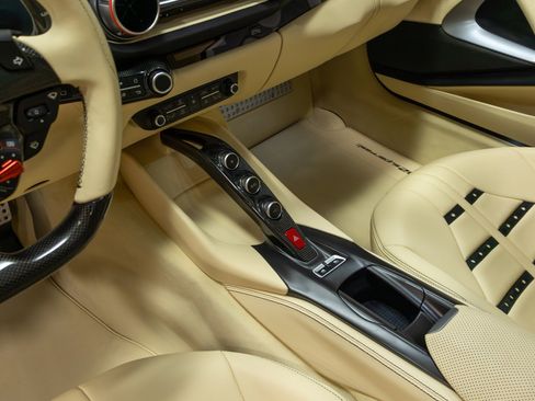 Used 2018 Ferrari 812 Superfast image 12