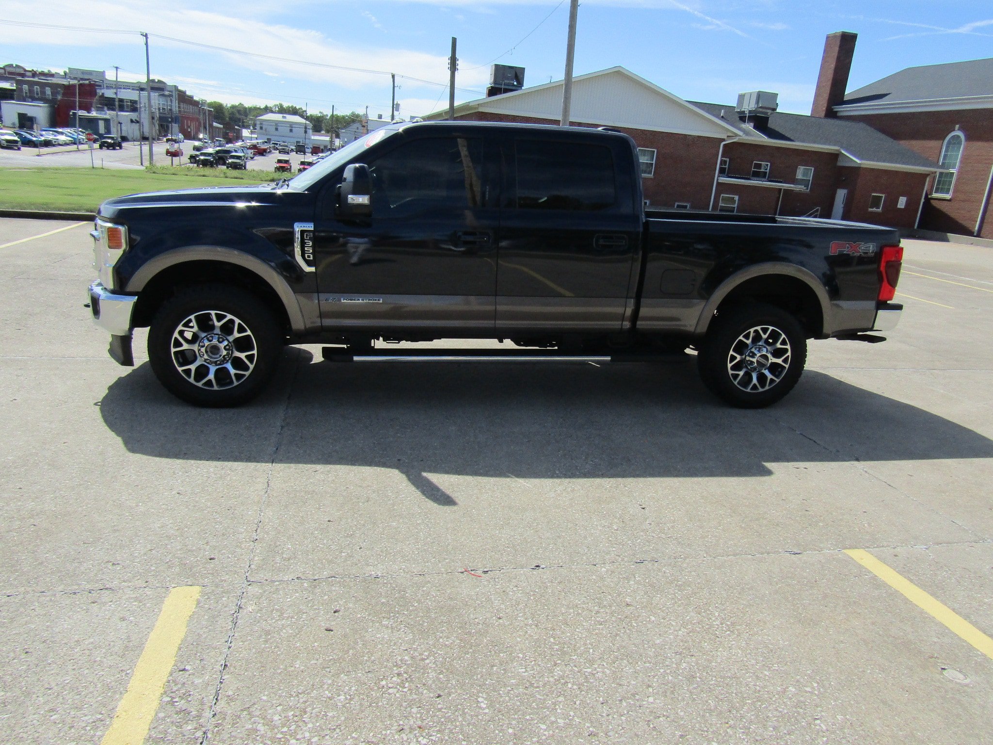 Used 2022 Ford F350 Lariat w/ Lariat Value Package AWD/4WD image 6