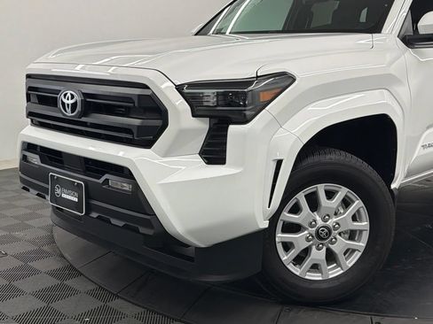 Certified 2026 Toyota Tacoma SR5 AWD/4WD image 4