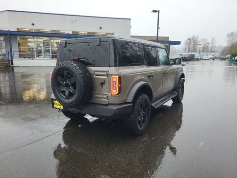 New 2025 Ford Bronco Outer Banks w/ Black Appearance Package image 7