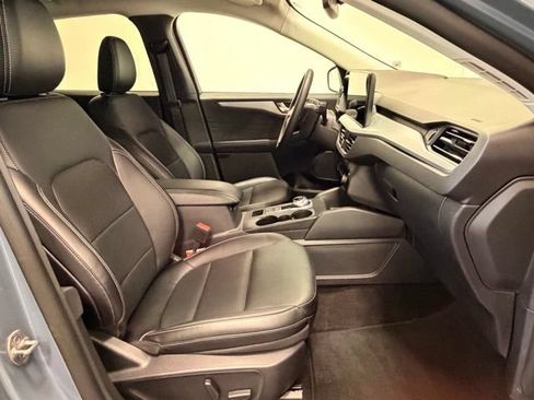 Used 2025 Ford Escape Platinum AWD/4WD image 18