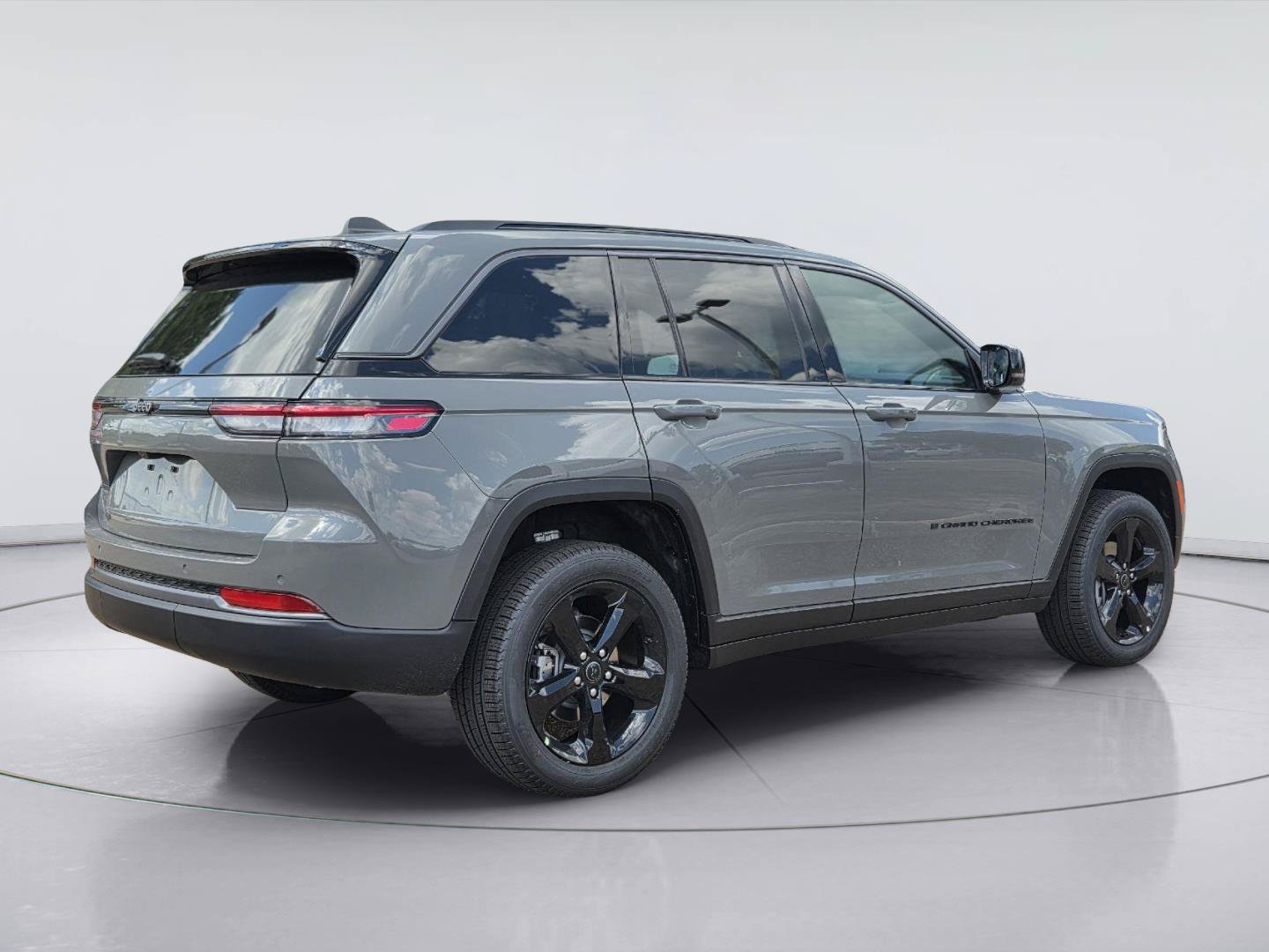 New 2027 Jeep Grand Cherokee Limited w/ Limited Altitude Package RWD image 3