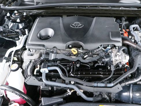 Used 2025 Toyota Camry SE FWD image 28