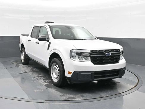 Used 2022 Ford Maverick XL image 2