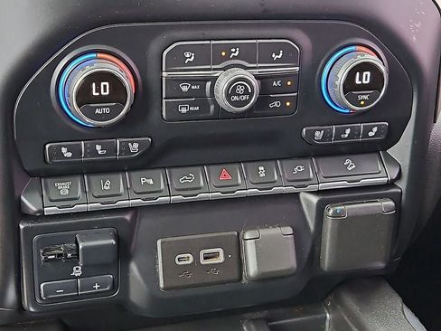 Used 2022 Chevrolet Silverado 2500 High Country w/ Z71 Off-Road Package AWD/4WD image 26