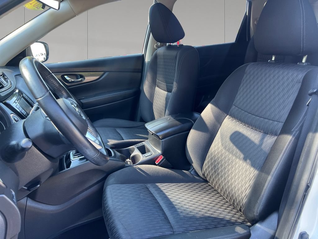 Used 2018 Nissan Rogue SV AWD/4WD image 10
