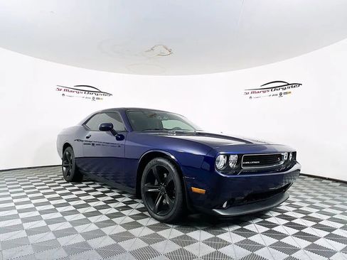 Used 2013 Dodge Challenger R/T image 1
