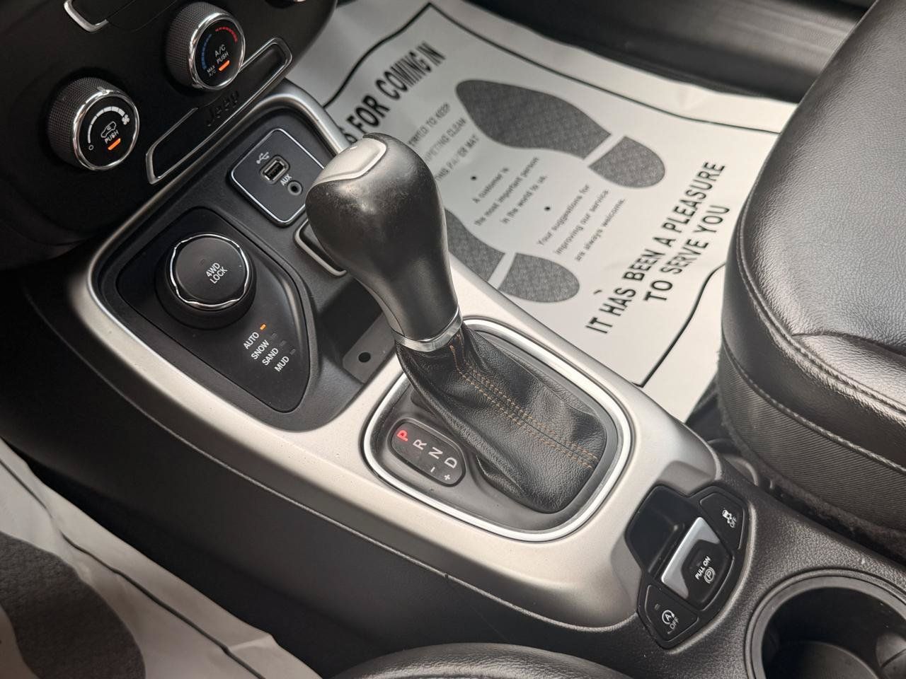 Used 2018 Jeep Compass Latitude AWD/4WD image 30