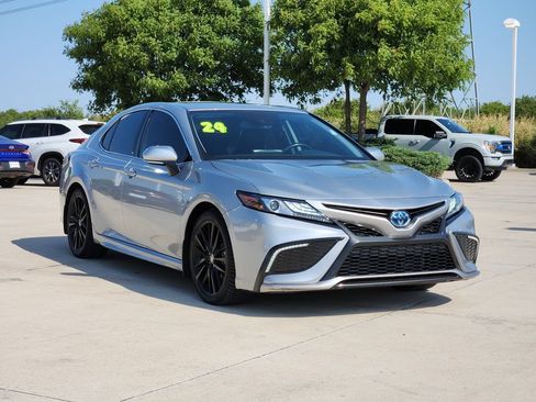 Used 2024 Toyota Camry XSE w/ Cold Weather Package FWD image 3