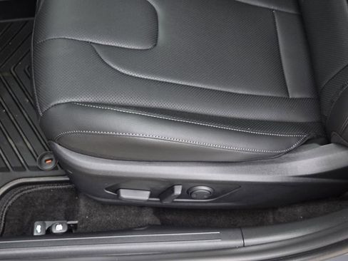 New 2026 Hyundai Elantra Limited FWD image 19