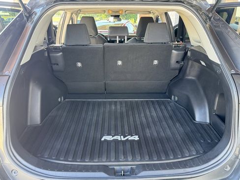 Used 2021 Toyota RAV4 LE image 36