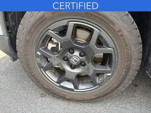 Used 2025 Honda Pilot TrailSport image 12