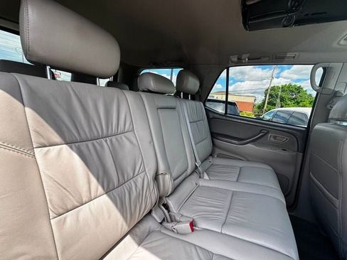 Used 2005 Toyota Sequoia SR5 AWD/4WD image 17
