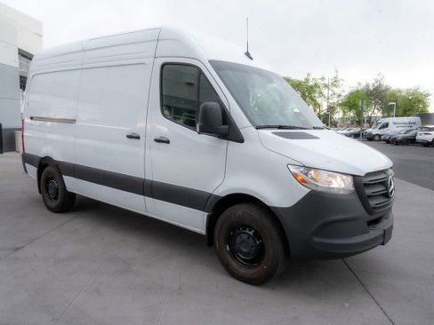 New 2025 Mercedes-Benz Sprinter 2500 image 3