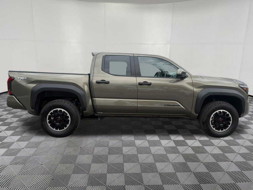 Used 2026 Toyota Tacoma TRD Off-Road AWD/4WD image 10
