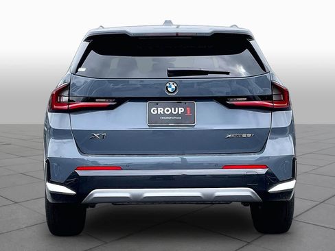 Used 2026 BMW X1 xDrive28i w/ Convenience Package AWD/4WD image 4