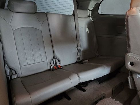 Used 2012 Buick Enclave Leather AWD/4WD image 19