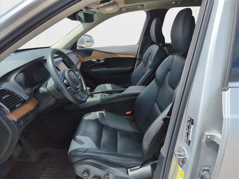 Used 2022 Volvo XC90 T6 Momentum w/ Advanced Package image 17