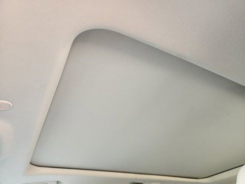 Used 2023 Ford Explorer Platinum w/ Premium Technology Package image 28