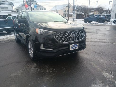 Used 2023 Ford Edge SEL image 3