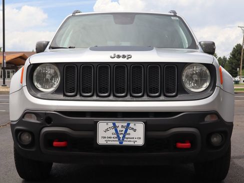Used 2018 Jeep Renegade Trailhawk AWD/4WD image 13
