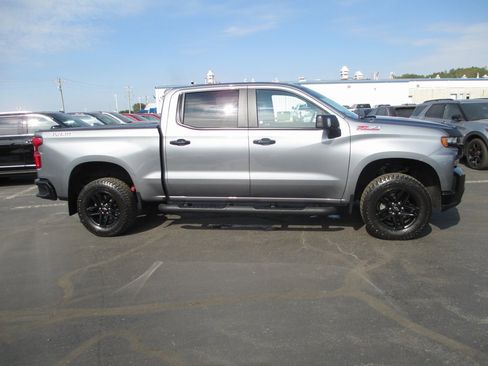 Used 2020 Chevrolet Silverado 1500 LT Trail Boss image 3