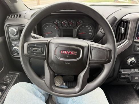 Used 2020 GMC Sierra 2500 4WD Crew Cab 159 w/ Convenience Package image 25