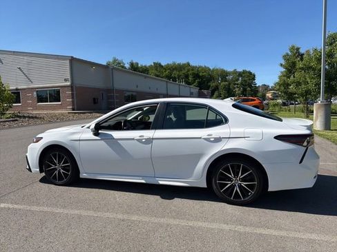 Used 2023 Toyota Camry SE FWD image 12