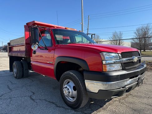 Used 2003 Chevrolet Silverado 3500 4x4 Regular Cab w/ Snow Plow Prep Package image 1