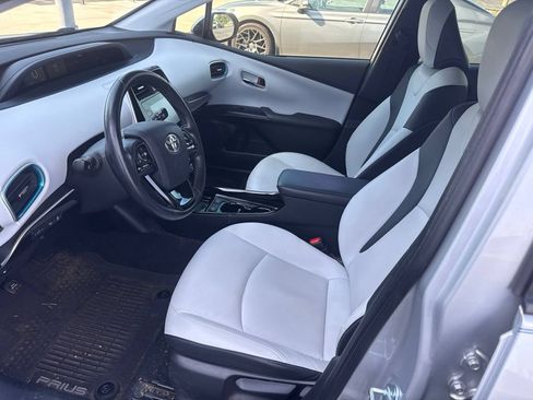 Certified 2021 Toyota Prius XLE AWD/4WD image 5