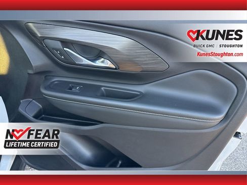 Used 2024 GMC Terrain SLT image 46