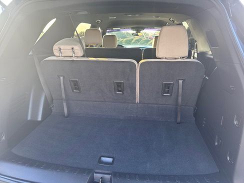 Used 2022 Chevrolet Traverse LS image 13