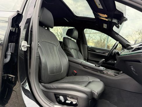 Used 2019 BMW 750i xDrive w/ Executive Package AWD/4WD image 14