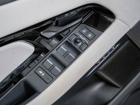 Used 2024 Land Rover Range Rover Evoque S image 45