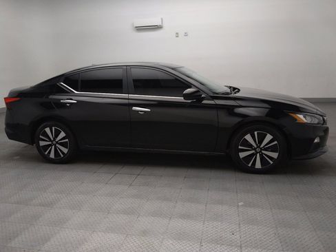 Used 2021 Nissan Altima 2.5 SV FWD image 11