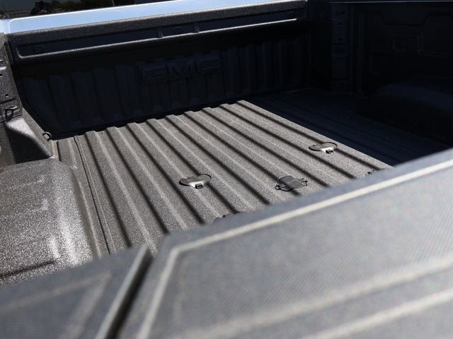 New 2026 GMC Sierra 2500 AT4X w/ LPO, Black Badging Package AWD/4WD image 9
