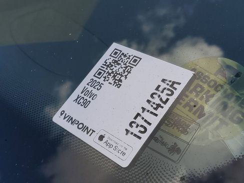 Certified 2025 Volvo XC90 T8 Core w/ Protection Package image 26