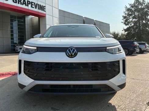 Used 2026 Volkswagen Tiguan SE FWD image 3