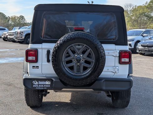 Used 2024 Jeep Wrangler Sport S image 8