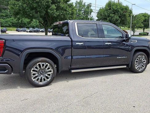 Used 2022 GMC Sierra 1500 Denali AWD/4WD image 9