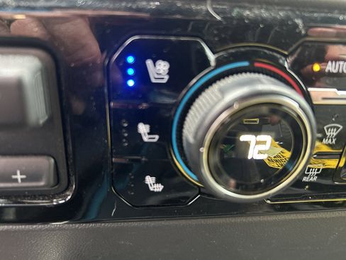 Used 2023 Chevrolet Silverado 1500 ZR2 w/ Technology Package image 13